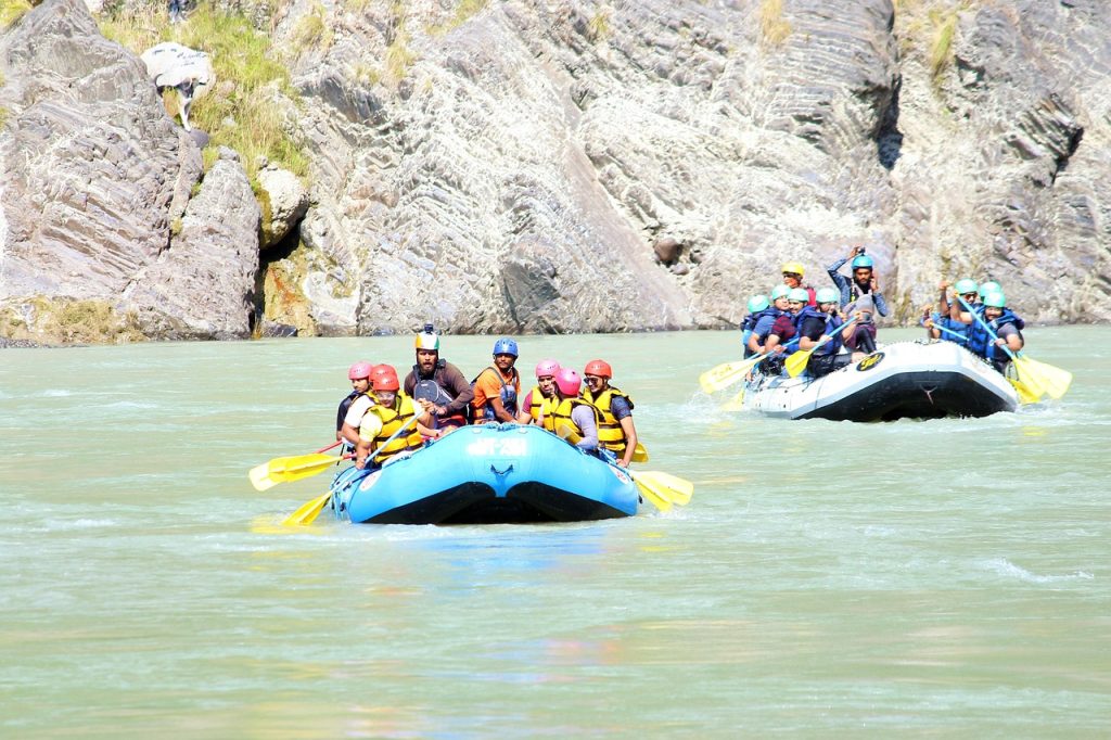 river-rafting-7499928_1280